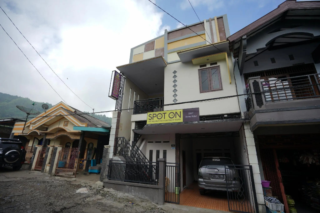 OYO 2327 Dome Hotel