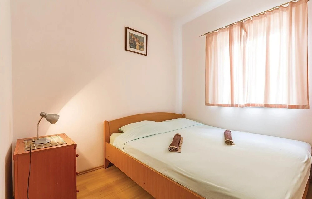 Beautiful Home in Liznjan With Wifi and 6 Bedrooms