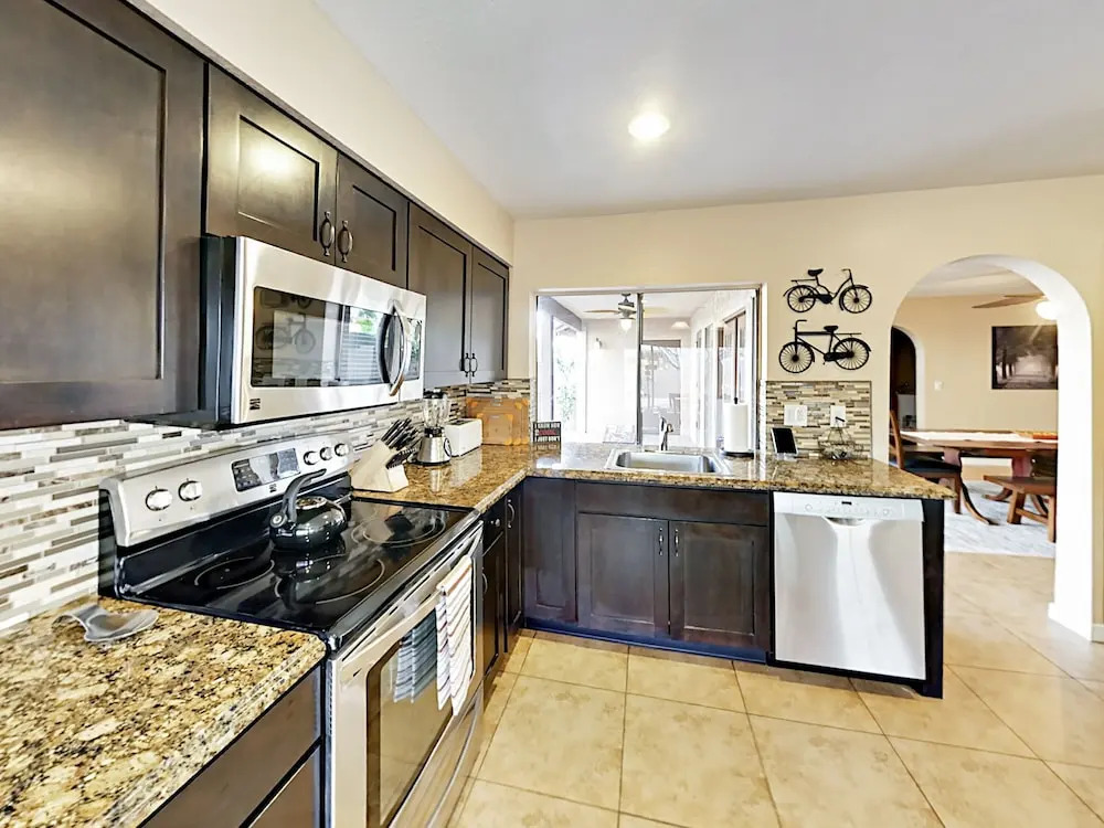 Inviting Central Scottsdale Stunner - 5 Br Home