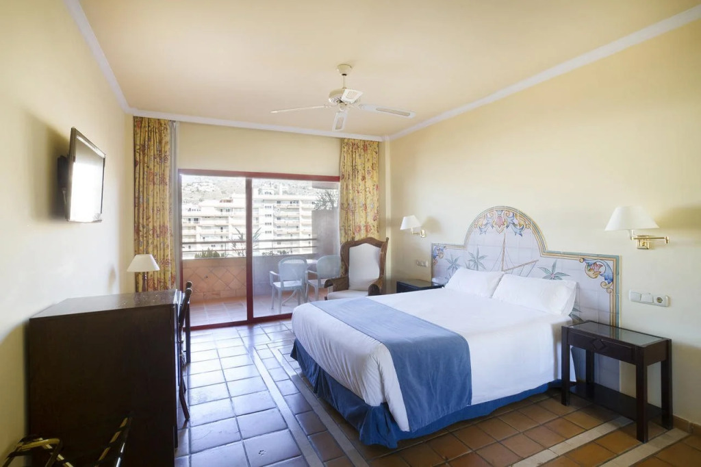 Отель Ibersol Almuñecar Beach & Spa