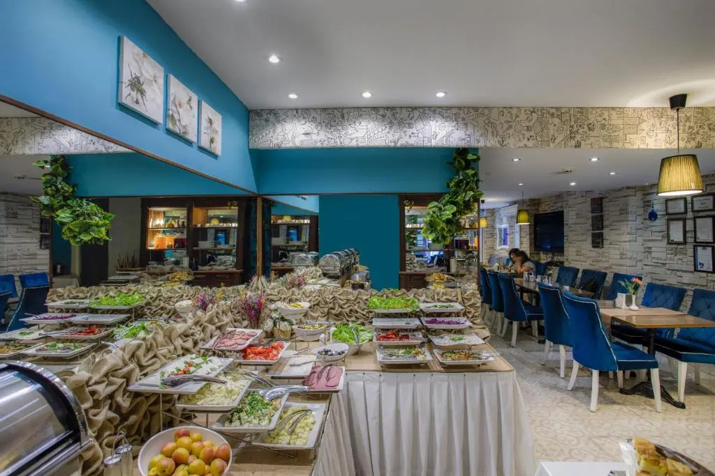 Raymond Blue Hotel