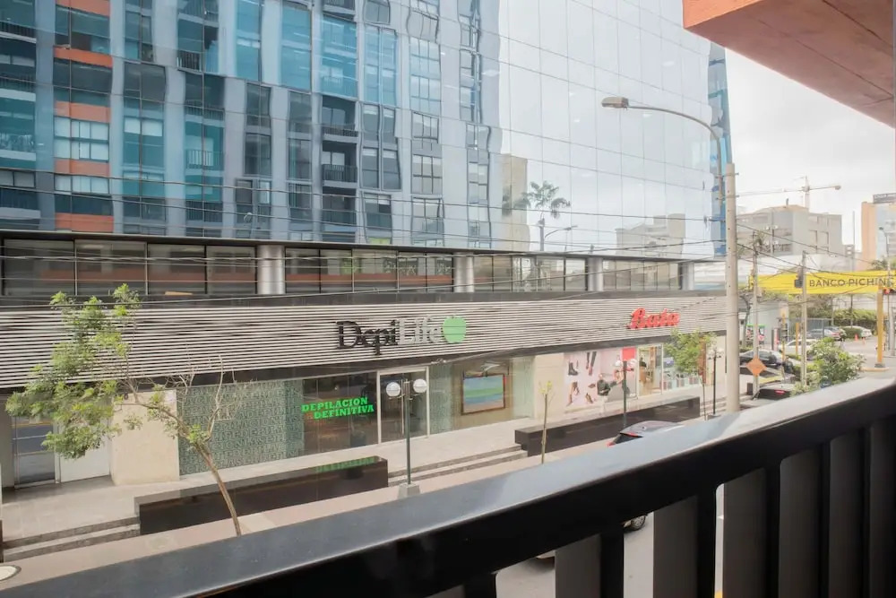 w Elegant 2BR w/ Great Balcony in Miraflores