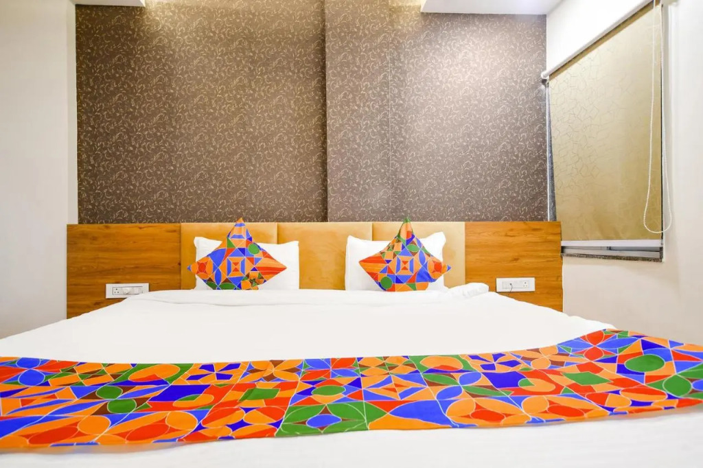 FabHotel Woodlark Inn