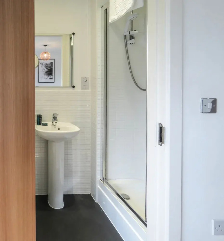 Tudors eSuites Park Central Townhouse Garden and Parking