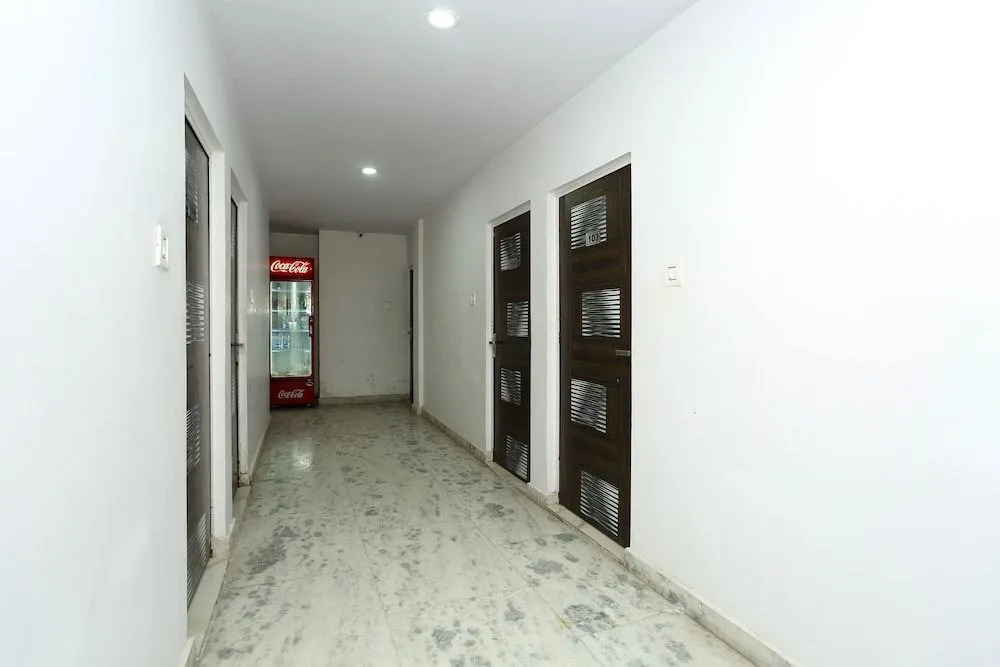 OYO 16904 Hotel Maharaja Palace