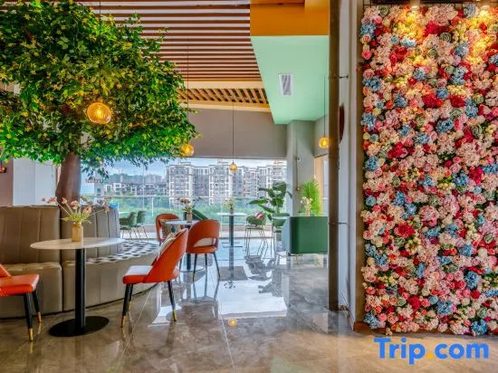 Yachne Light Luxury Hotel