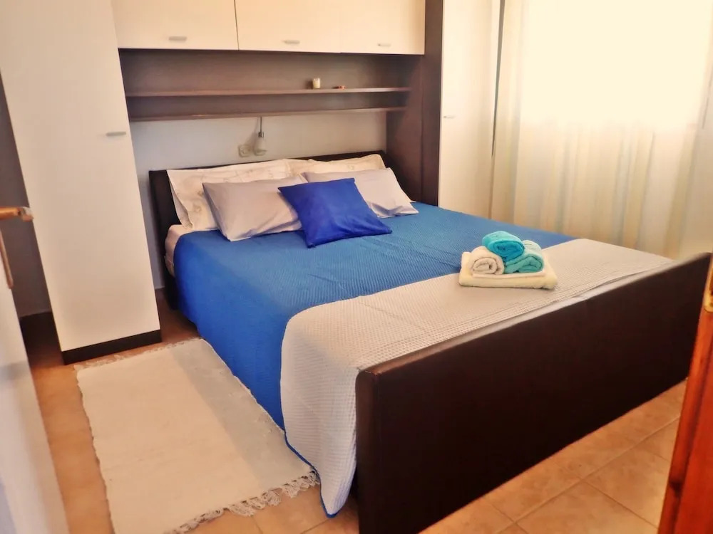 Apartment Boreas-with Panoramic View to the sea and Velebit