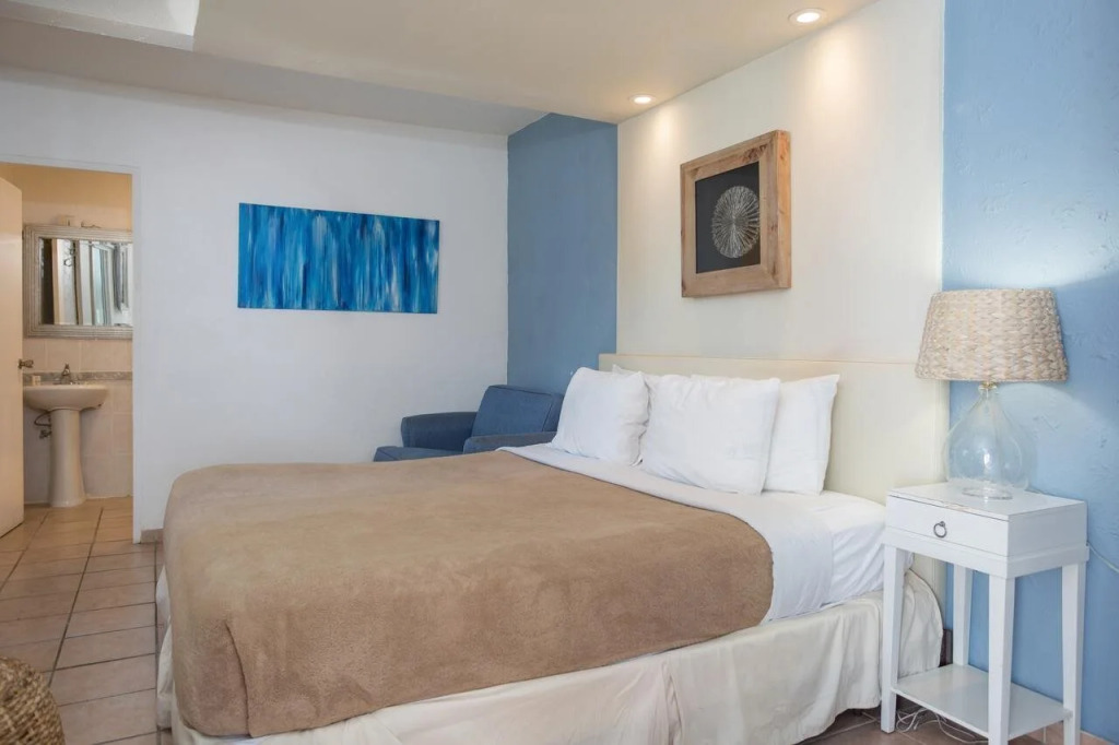 Tres Palmas Inn