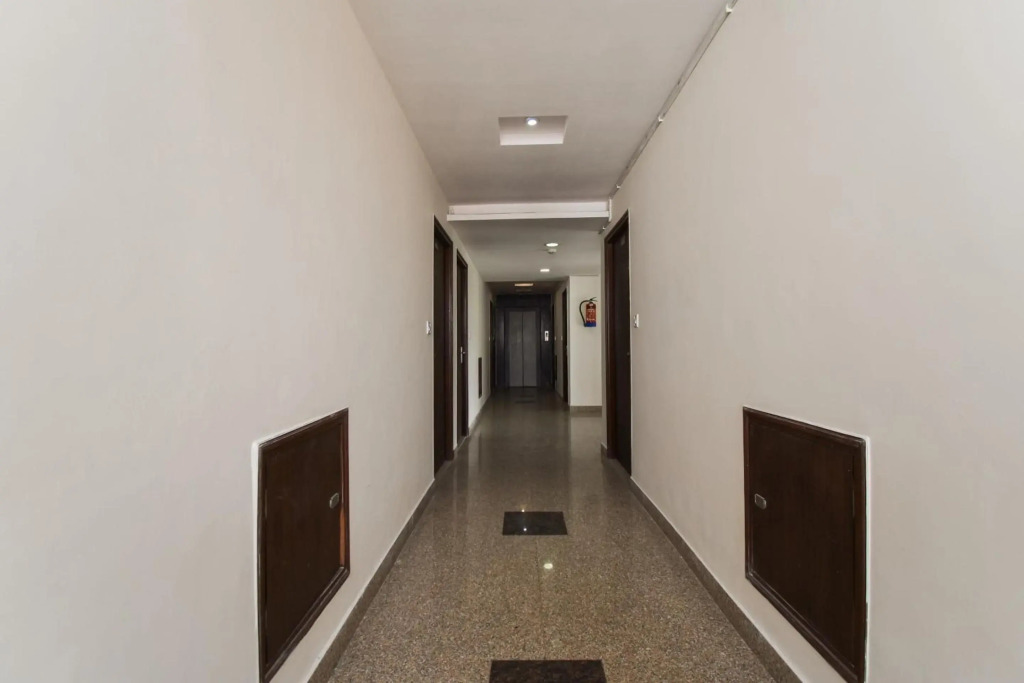 Flagship 76012 Hotel Grand Decor