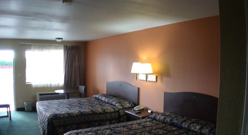 La Grange Executive Inn and Suites