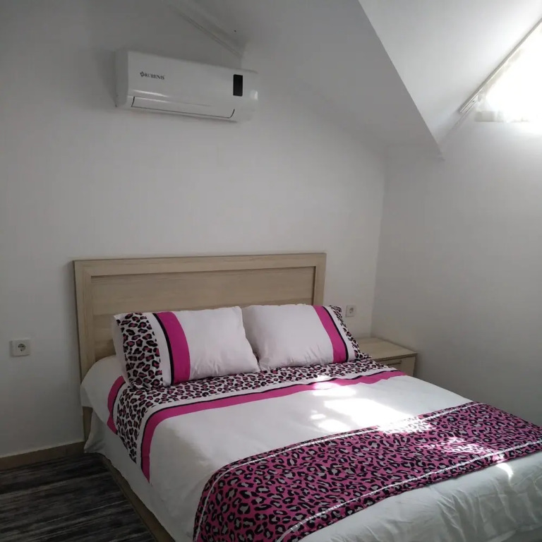 Paddys Apartments, Hisarönü