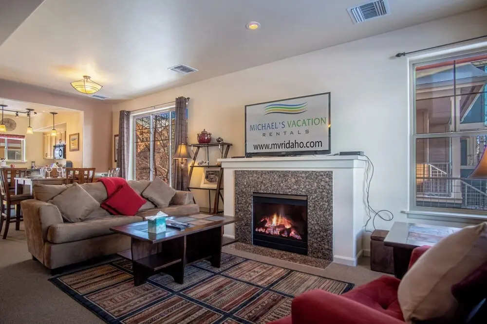 2BD Sweetwater Condo - Community Park, Pool + Hot Tub