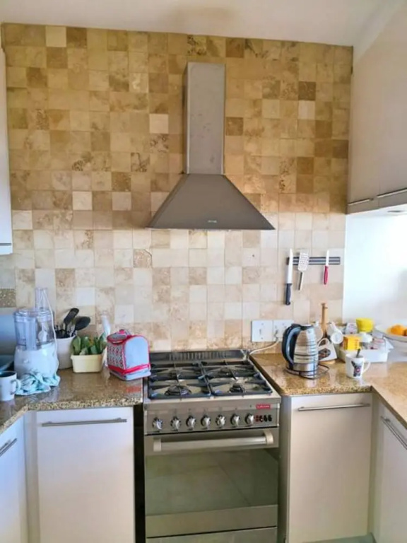 2 Bedroom Apartment in Vredehoek Towers