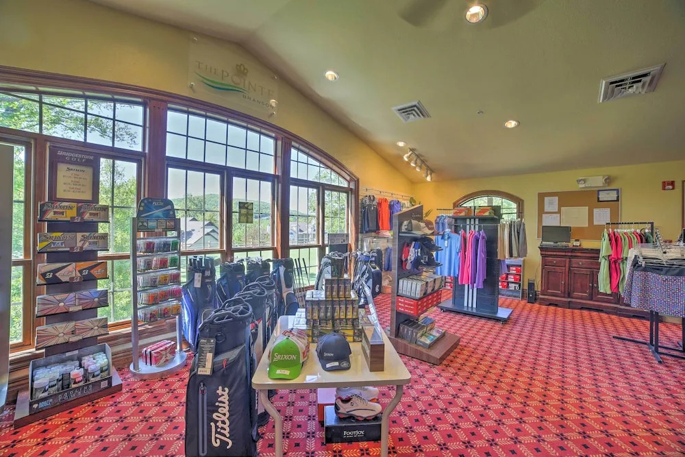 Cozy Branson Condo Near Lakes & Theatre District
