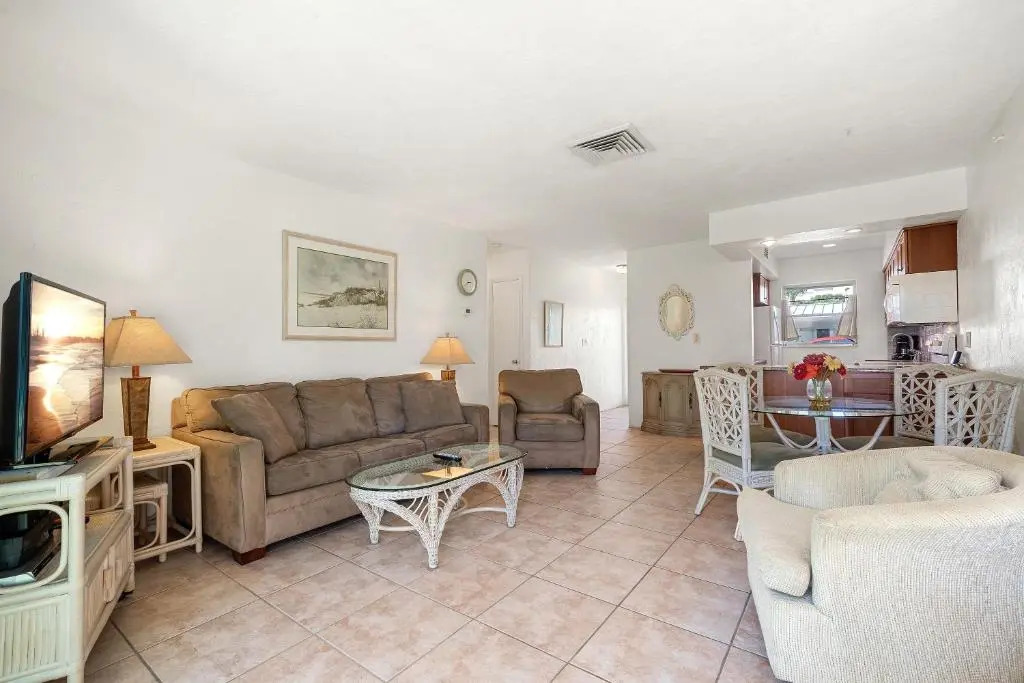 Jamaica Royale 91, 3 Heated Pools, 2 Bedrooms, WiFi, Sleeps 6