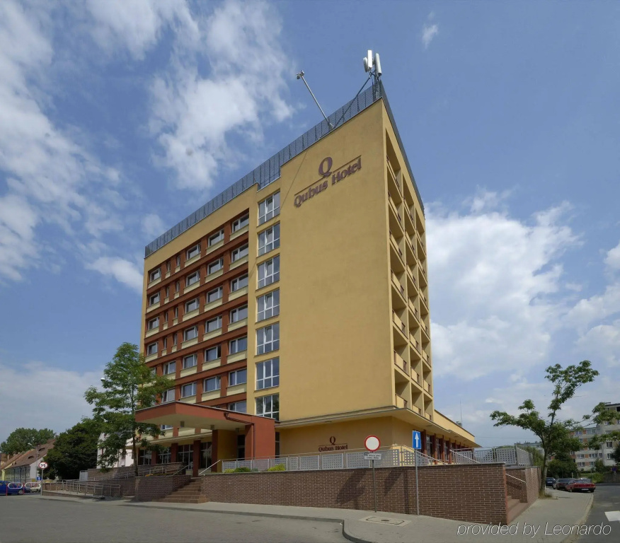 Gold Hotel