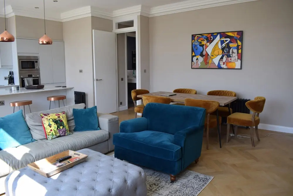 Bright, Vibrant 1 BD Apartment in Sth Hampstead