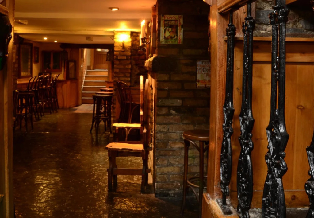 Uppercross House Hotel