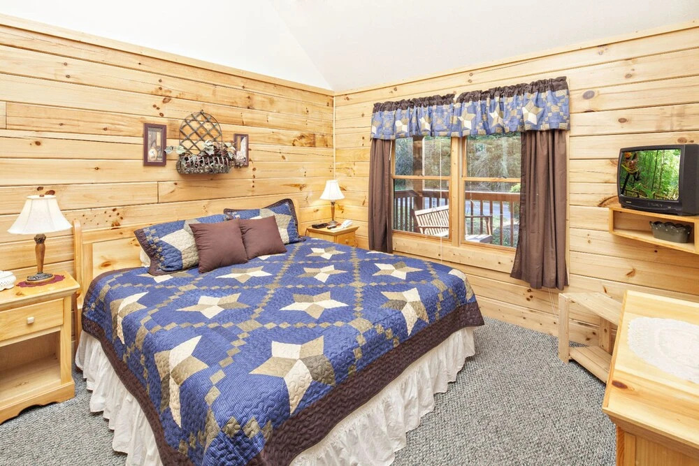 Youngs Hideaway by Eagles Ridge Resort