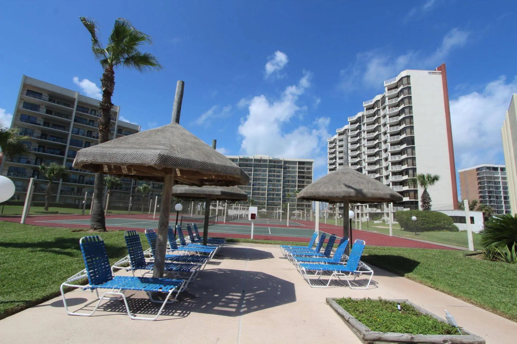 Royale Beach and Tennis Club