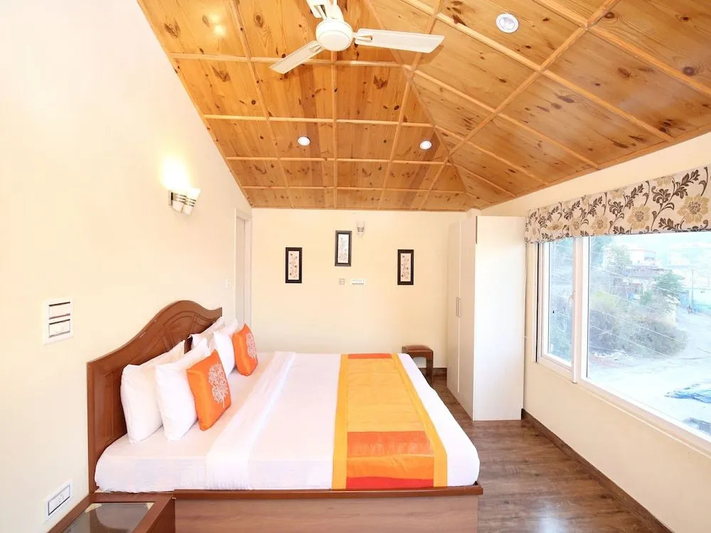OYO 12185 Home Wayside Villa 3BHK Apartment Kasauli