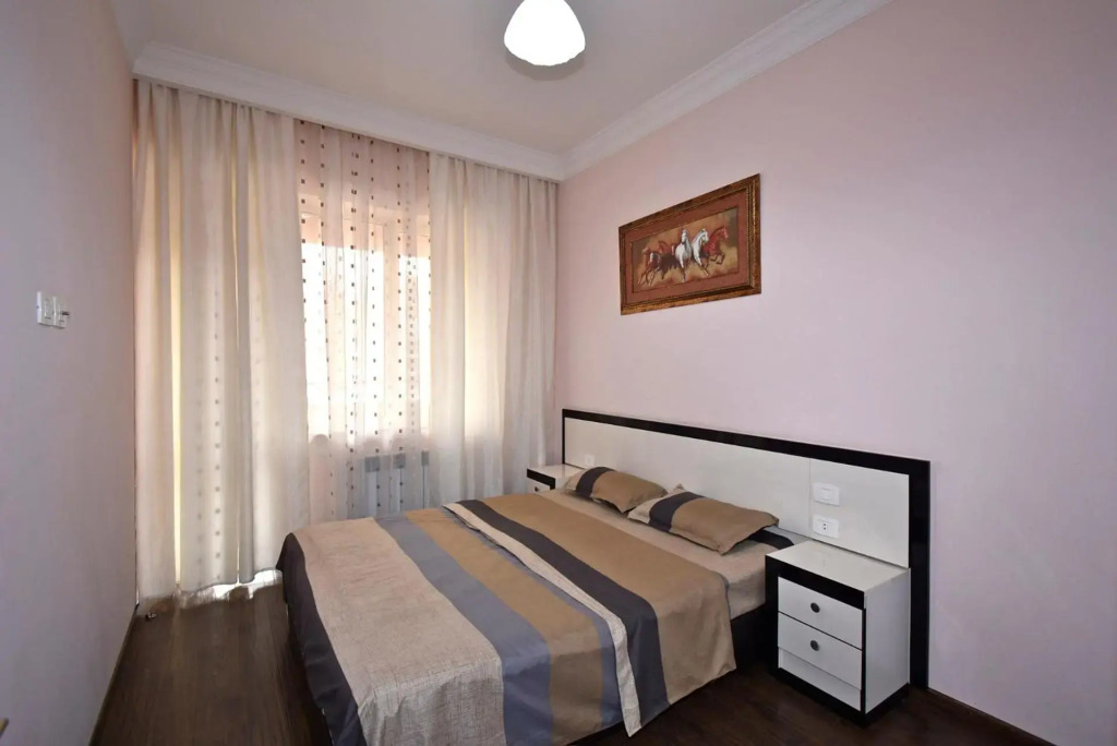 Buzand street 1 bedroom Newly Renovated apartment near Republic Square BU777