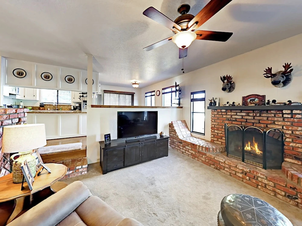 618 Talmadge Home 2 Bedrooms 2 Bathrooms Home