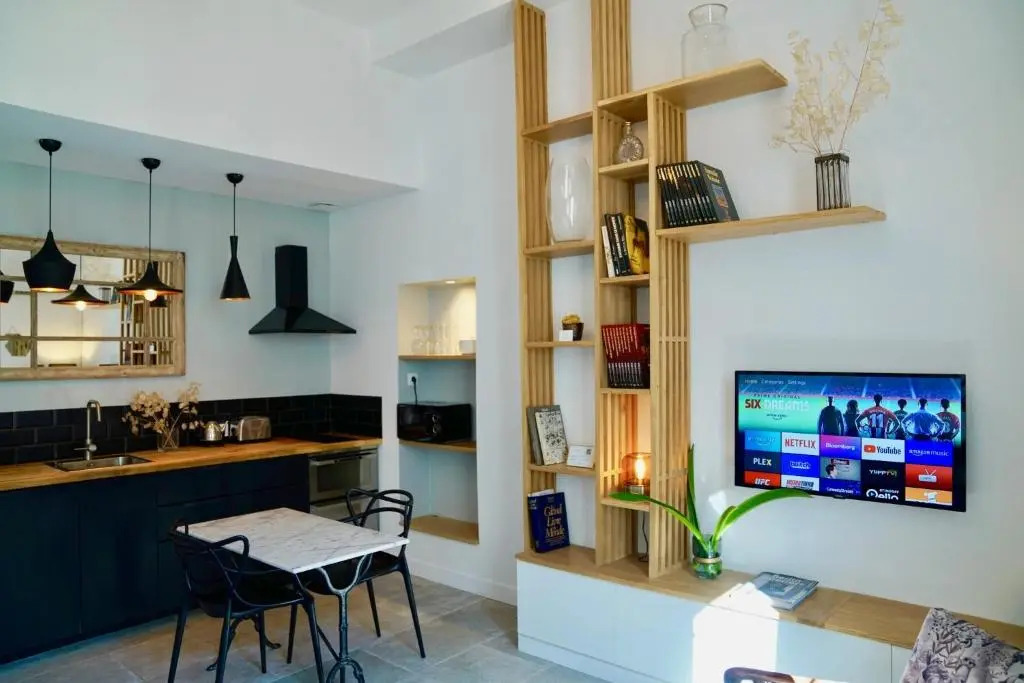 Home Chic Home - Les Suites de La Comédie