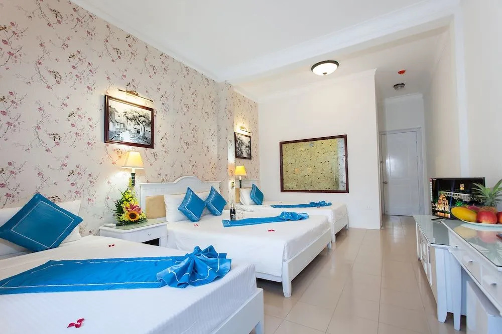 Friends Inn  Travel