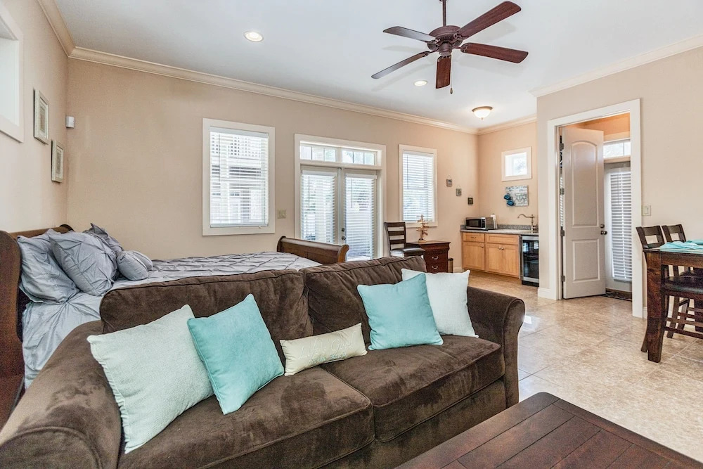 6240 Thomas Drive Townhouse 4 Bedrooms 4 Bathrooms Townhouse