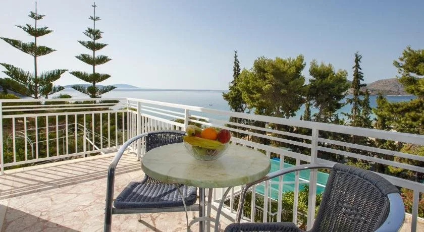 Tolon Beach Hotel