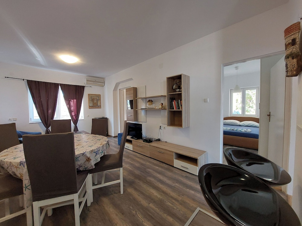 Apartments Tina
