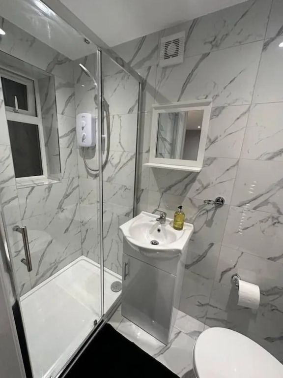 Luxury Detached Studio Apartment in Luton