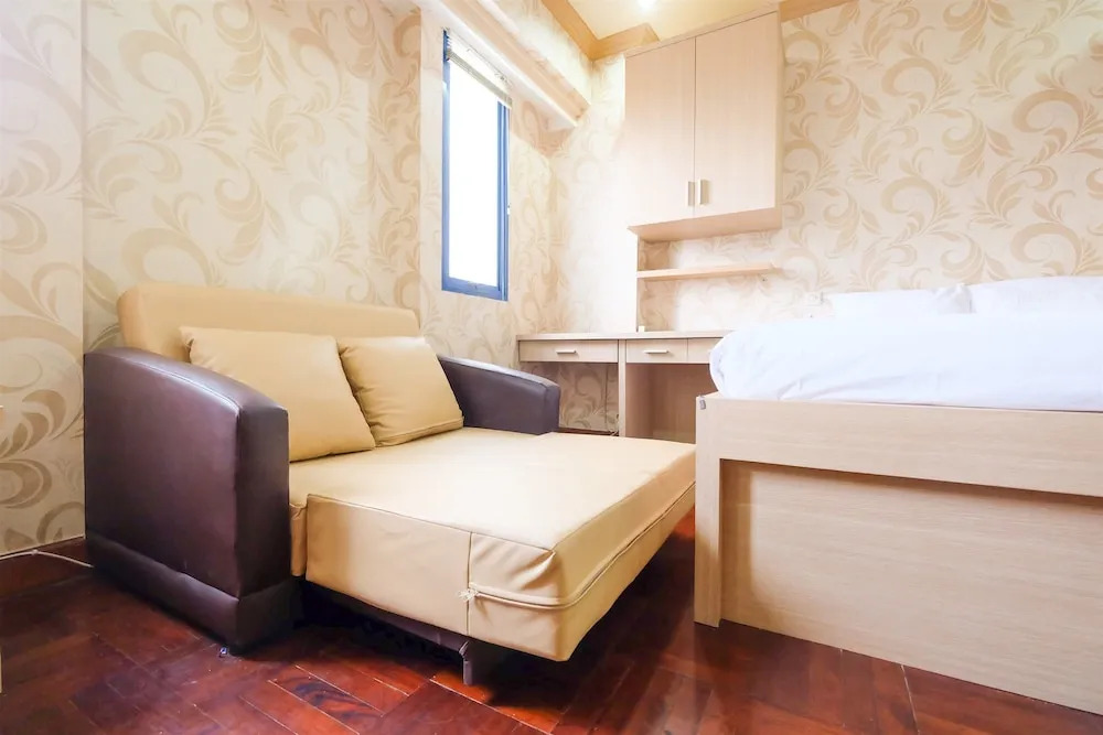 Classic Studio Park Royale Apartment Near Sudirman by Travelio