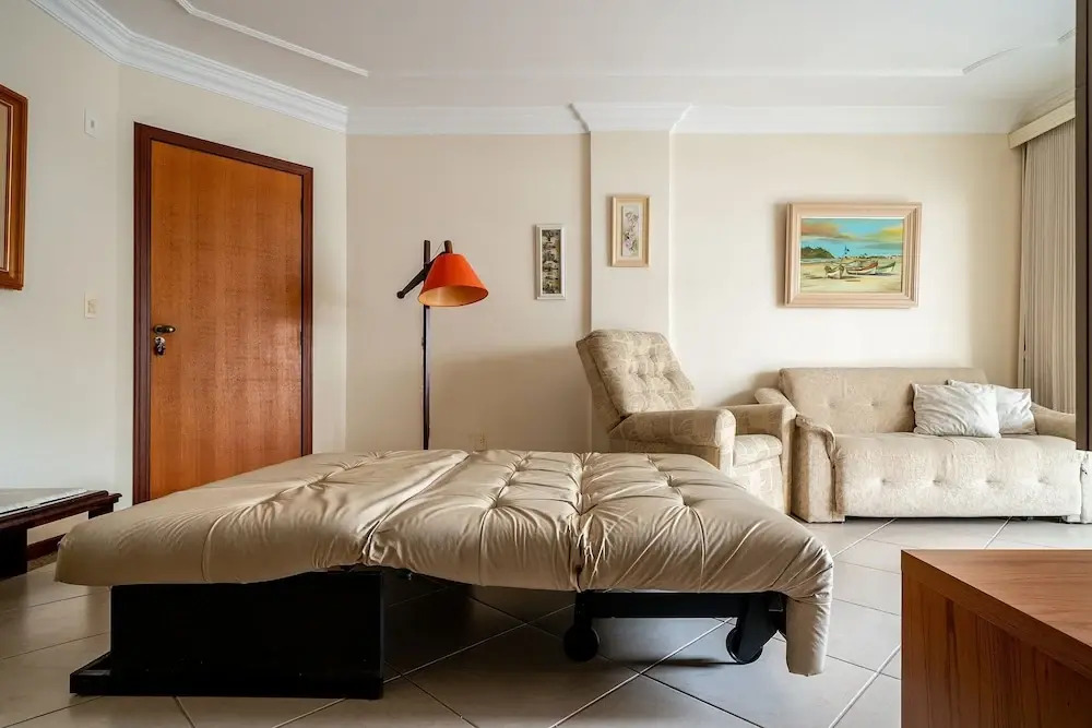 Sea View Apartm. 130m From the Beach in BC Esa901
