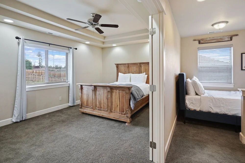 Geary Getaway 3 Bedroom Home by RedAwning