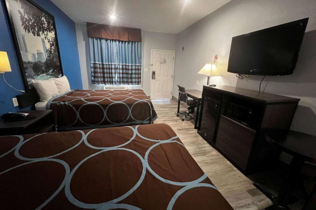 Crystal Inn Houston North I-45