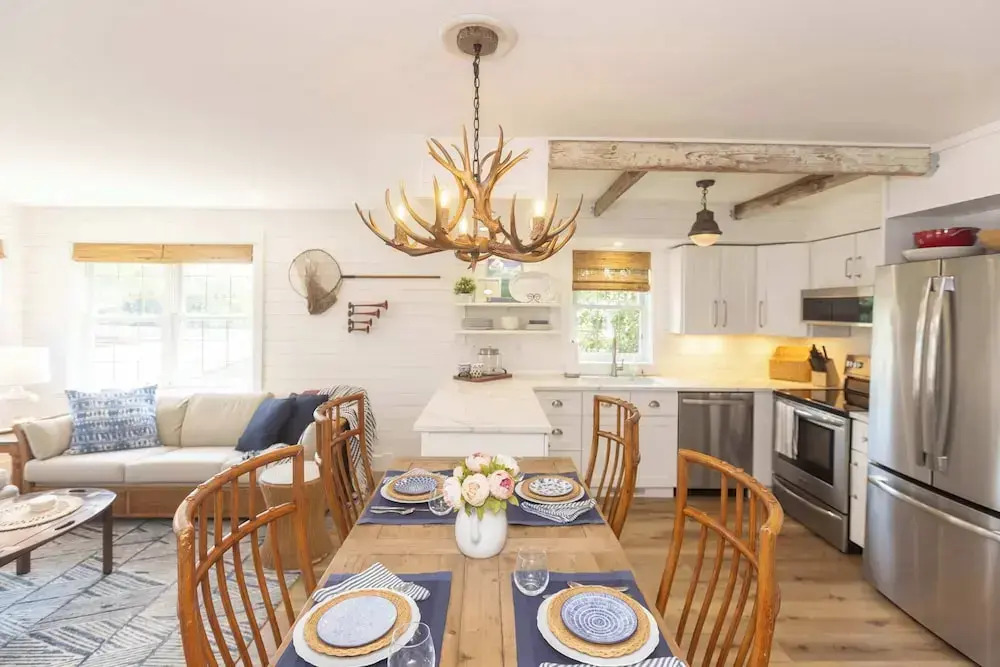 Heaven on Earth! 2 BDR Fontana Flat, Walk to Lake