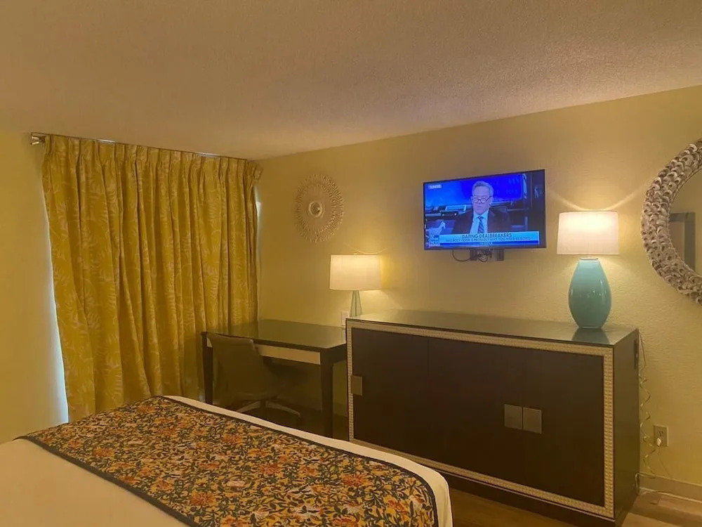 Lincoln Inn Express Hotel and Suites