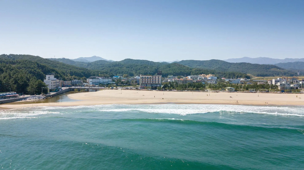 Yangyang Alps Beach