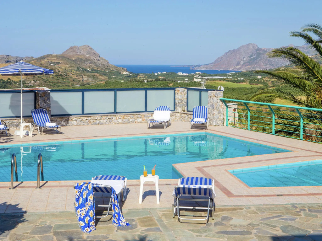 Villa in Lefkogia with Private Pool