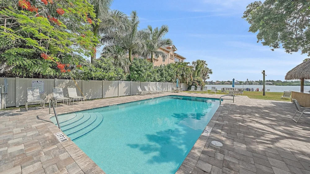 Siesta Sea Gem 2 Bedroom Condo by RedAwning