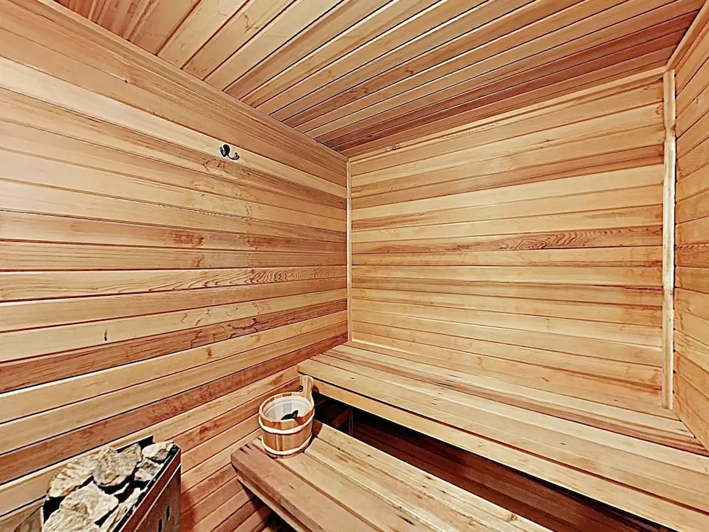 New Listing! Alpine Gem W/ Hot Tub, Near Lift 3 Bedroom Condo