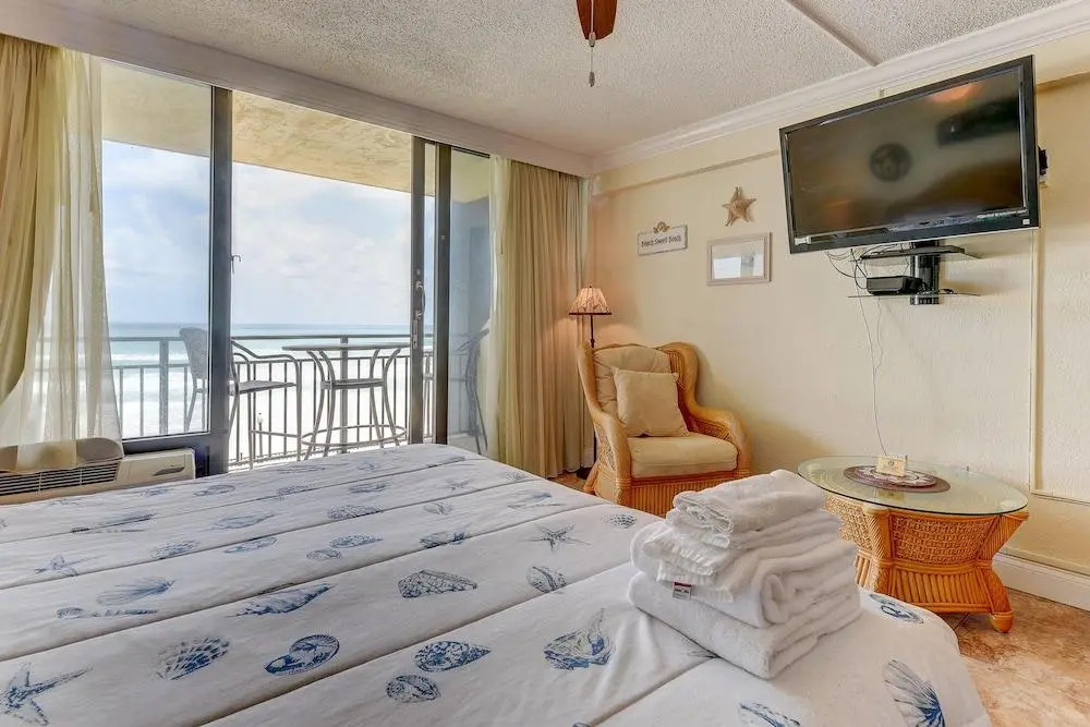 Hawaiian Inn 238 by Distinctive Beach Rentals