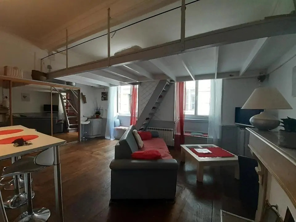 coquet studio en mezzanine