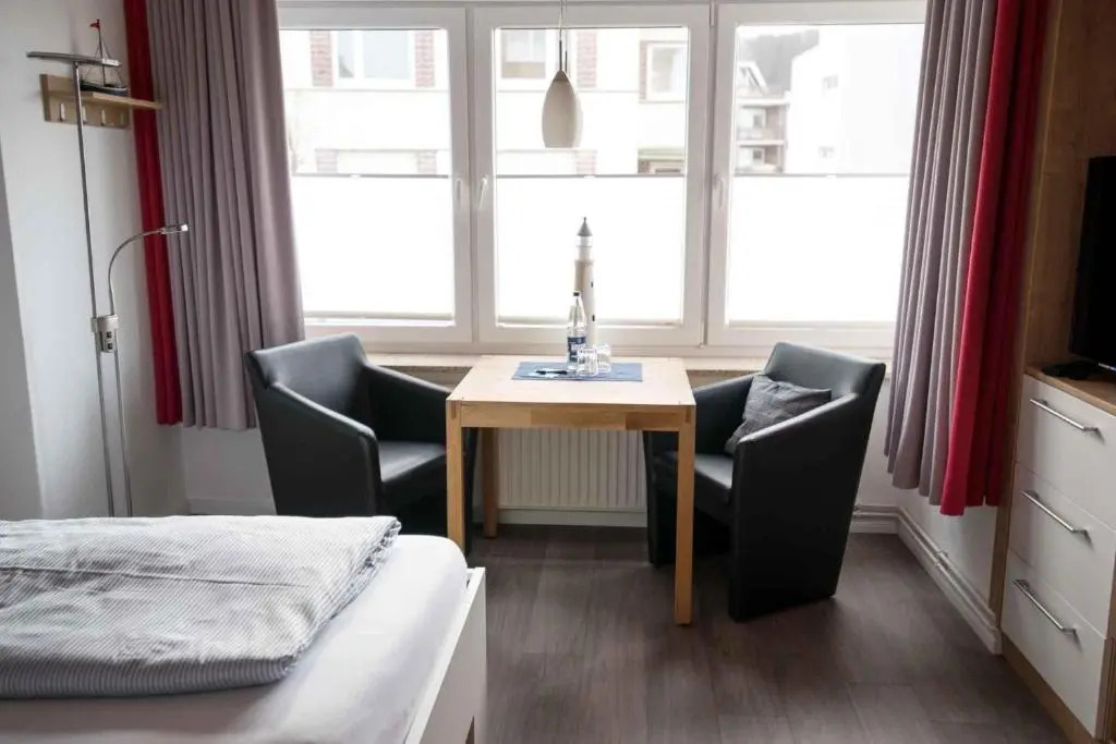 Ferienwohnung-1-im-Haus-Seeluft-Duhnen-Strandnah-und-mit-Meerblick