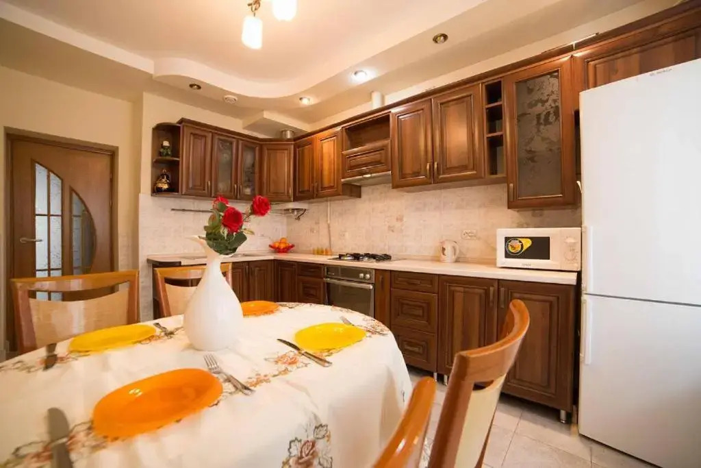 Two-Bedroom Apartment Victoria Gardens, Pivdenniy-Expo