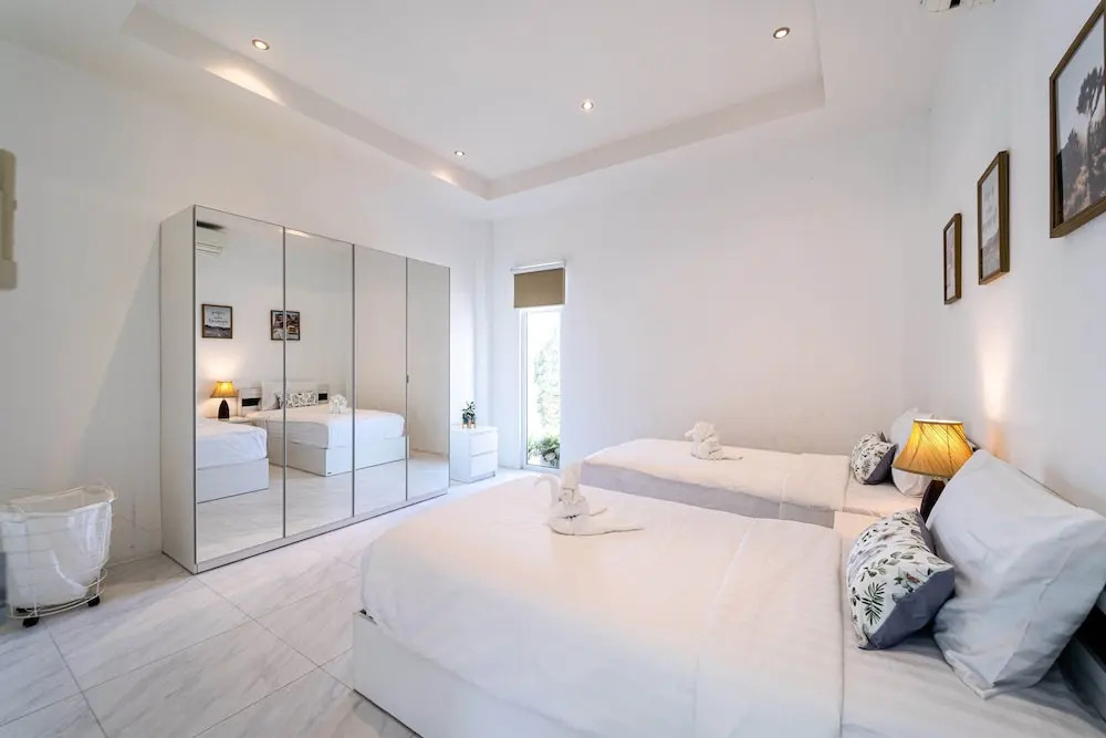 Modern Large 2 Bedroom Pool Villa PV2