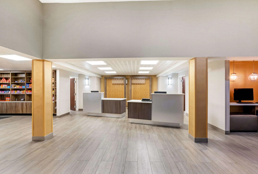 La Quinta Inn & Suites By Wyndham Columbus Ms