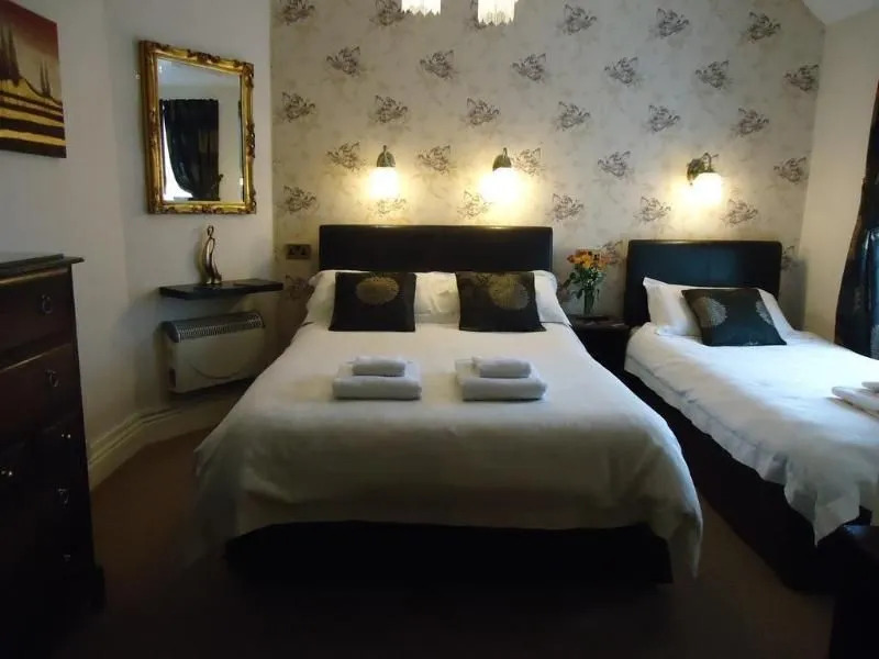 Linroy Guest House